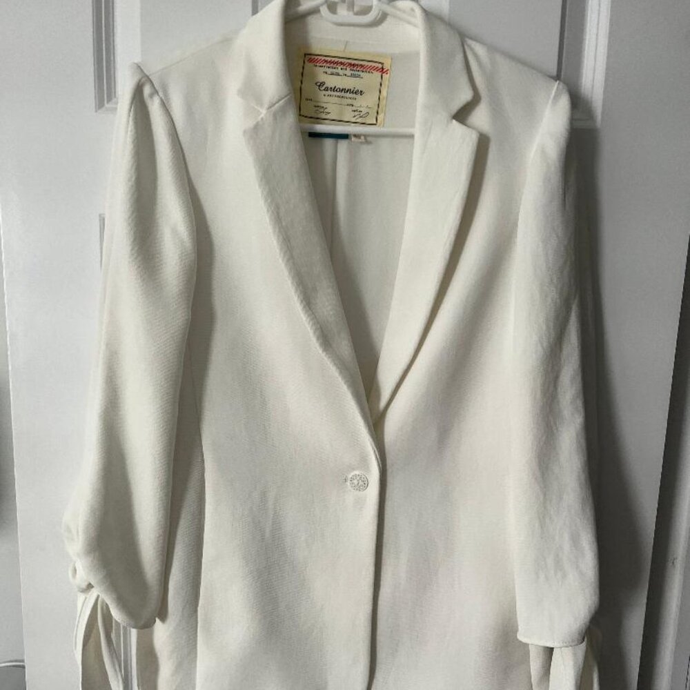 White Blazer with Ties